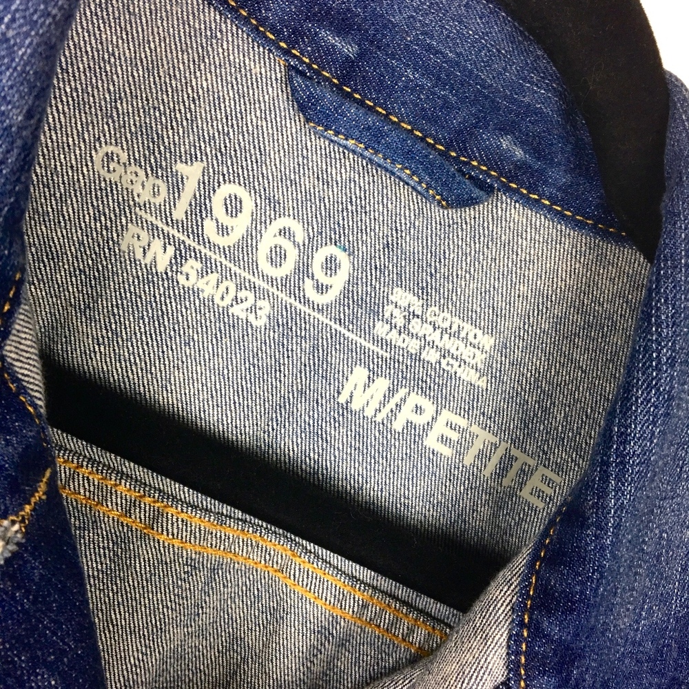 [ SOLD ] GAP > Icon Denim Jacket in Country Blue - Picture 7 of 8